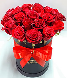Коробка M (В=27см, Ш=21см), rose 23 шт, лента