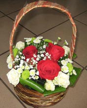 Корзина S, rose 3шт, bush rose 1шт, хриз. 2шт, зелень