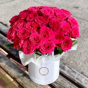 Box XL, rose Lola 45 pcs