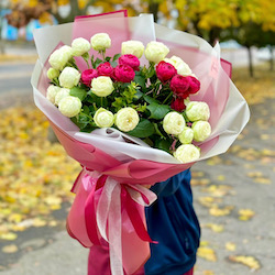 peony rose 7 шт (5 белых, 2 красных), упаковка